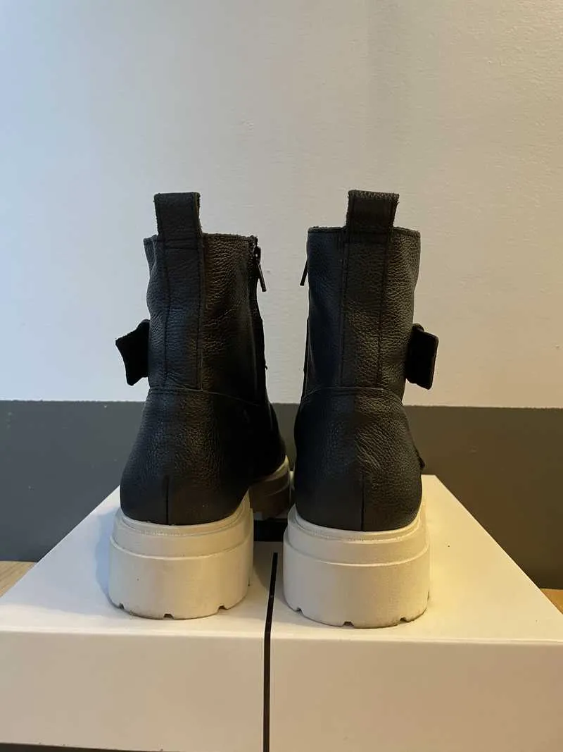 AVARI BOOTS BLACK LEATHER re:vita